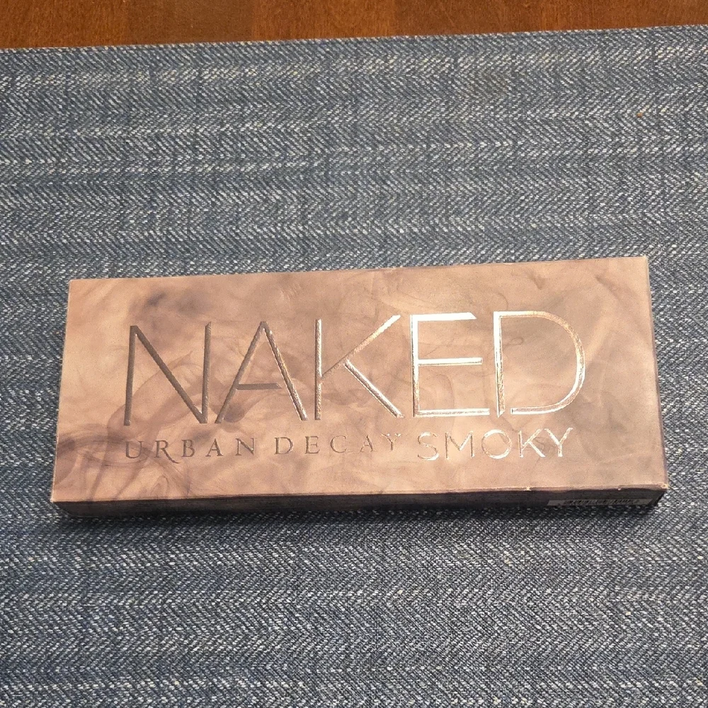 Urban Decay Naked Smoky Palette with Gold and Gray Hues